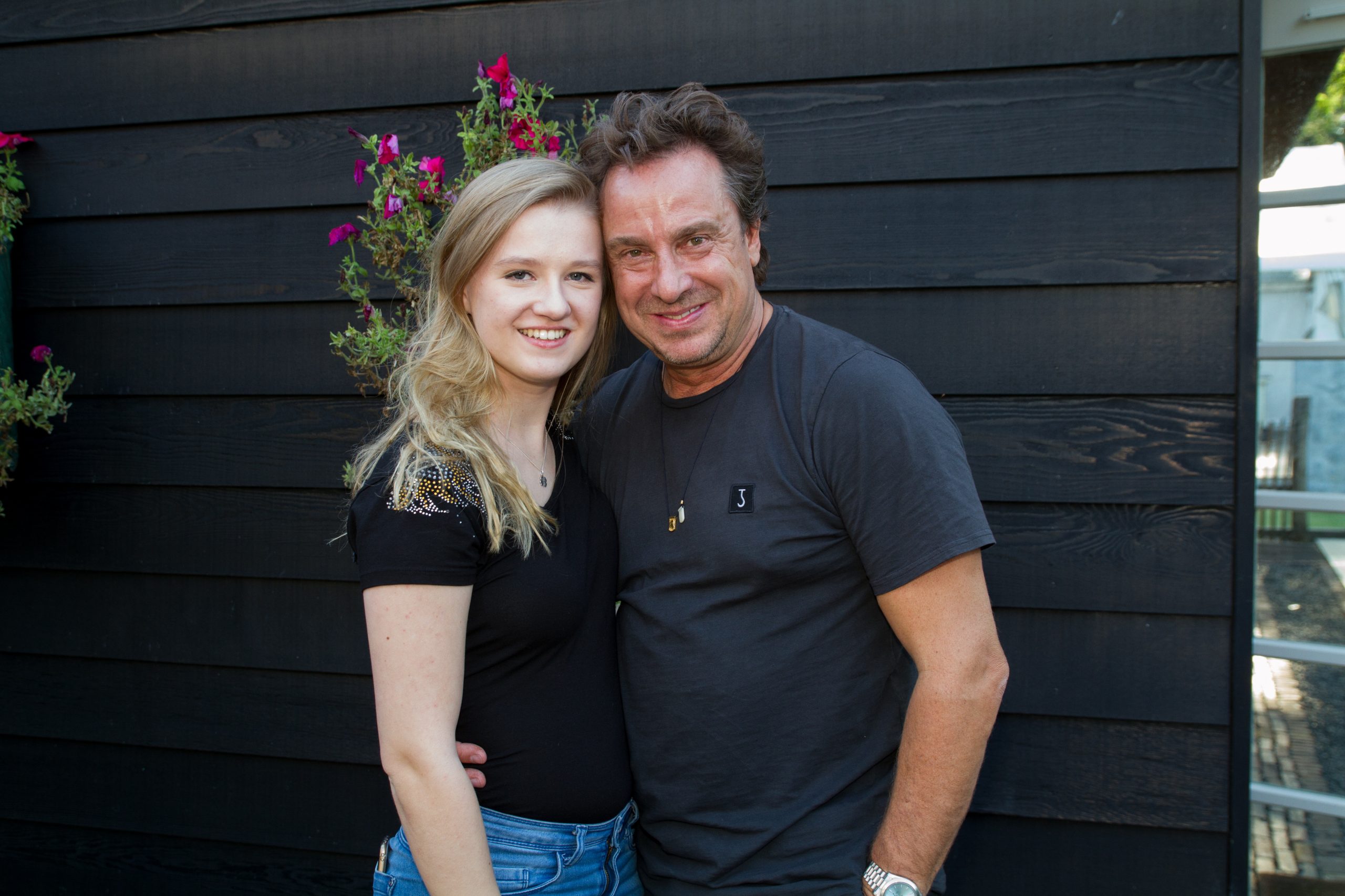 Marco Borsato Een gezellige Barbecue Team Borsato 2018! Marco Borsato Een gezellige Barbecue Team Borsato 2018!